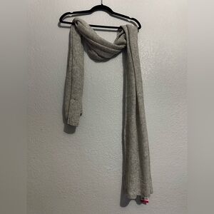 Light Grey 100% cashmere 2-ply scarf new with tag C. Cashmere from Macy’s
